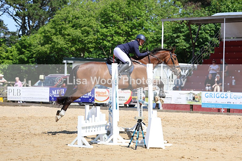 3E7A5637 - Class 4: Senior BN/90cm open