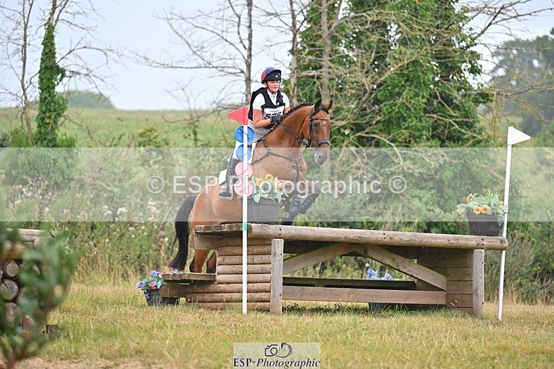 250803A-130900-14028 - M-576-Ella.Otto-SUMMERBRIDGE.TIPP