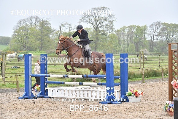 BPP_8646 - CLASS 24 SUN Senior BritiNovice/ 90cm Open