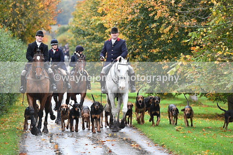 WJ5_6073 - B&B walk back for Hunt Tea !