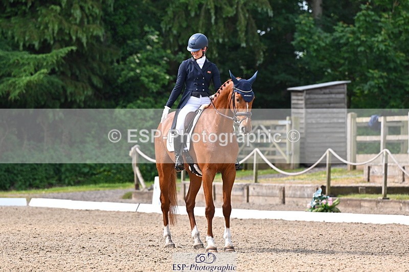 250523A-102111-05928 - C-261-Danielle.Dunn-ICI.DOR.DE.DONNA.CADANZA.Z