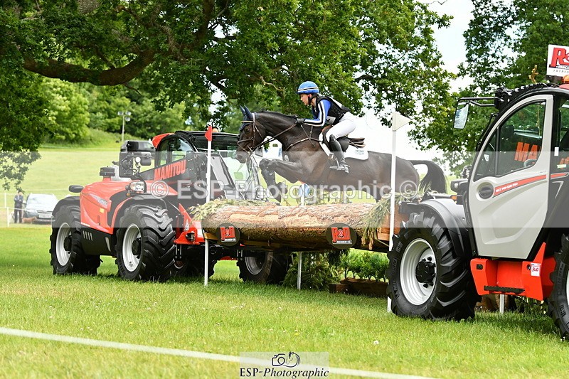 250525A-124628-16711 - D-452-Tiana.Coudray-COEUR.DE.L.ESPRIT.Z