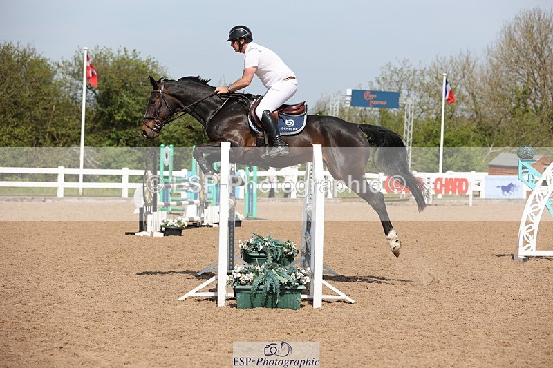 240510A-110425-06033 - Cls 14 Discovery and 1m Open