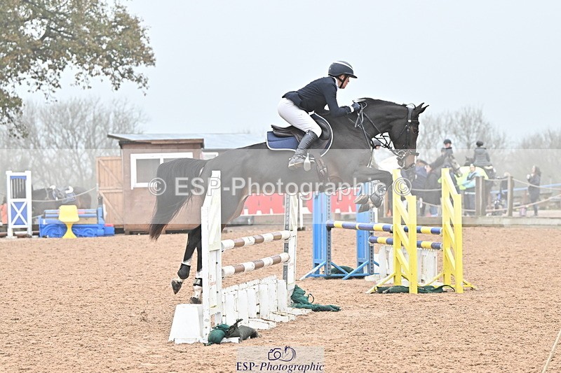 241103A-112852-07060 - SUN Cls 18 British Novice and 90cm Open