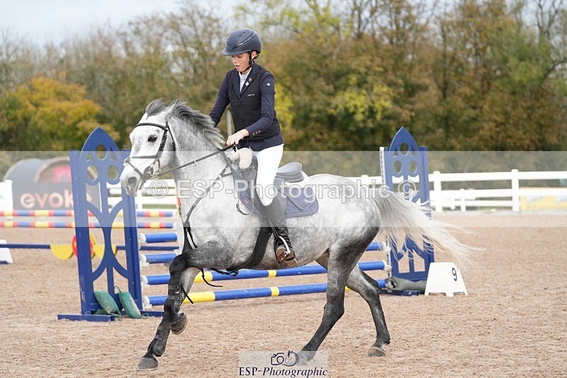 251026-120701-02326 - Cls 4 Pony Winter Novice + 80cm Open