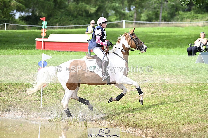 240804-152946-18280 - 657-Althea_Bleekman-SHOVERN_ON_ICE