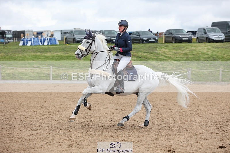 240419A-124004-07365 - Cls 6, 2 Star Medium Tour 1.35m