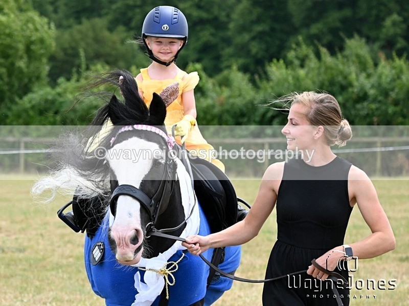 WJ6_8124 - Nancy & Churchill's first Show 22-06-25