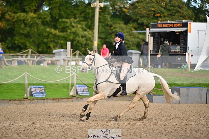 251026A-102324-23579 - D-344-Johanne.Heuff