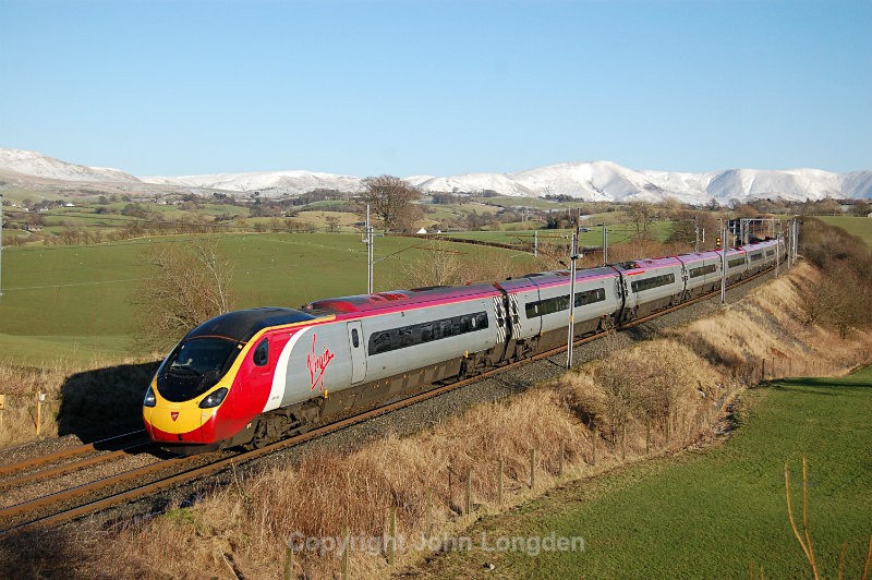 JL 1.2.15 390148 1M13 12.38 Glasgow - Euston, Docker - West Coast Main Line (north to south)