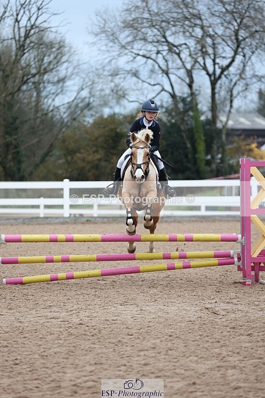 241116X-083417-00102 - Cls 03 Pony Intro 70cm