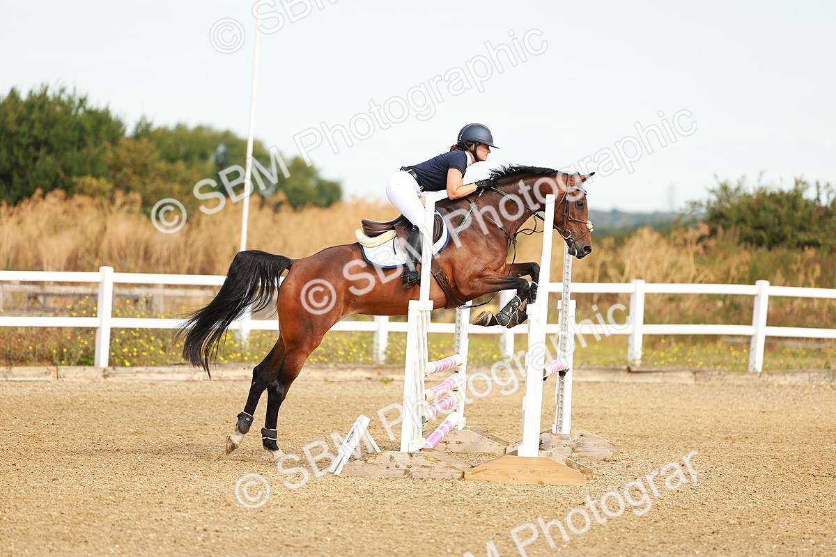 SBM_001999 - Class 8 - Clear Round