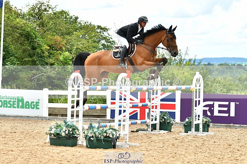 230721A-144344-07066 - Cls 22, 1 Star Gold 1.30m