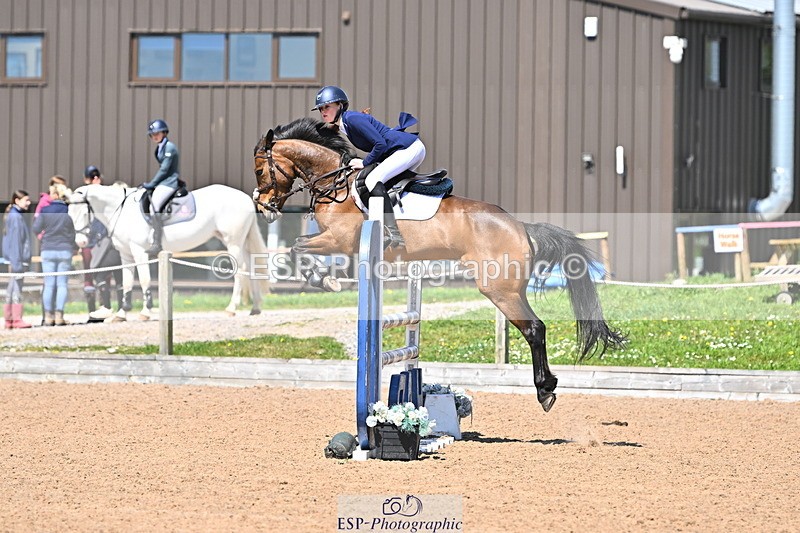 240504A-131151-01714 - Cls 4 Blue Chip Pony Newcomers & 1m Open