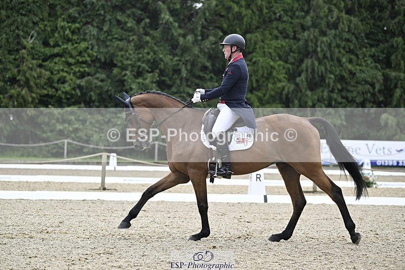 000101-220332-04521 - 403-CRAZY_DU_LOIR-Oliver_Townend