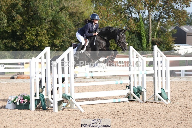 251005-102810-02549 - Cls 22 British Novice and 90cm