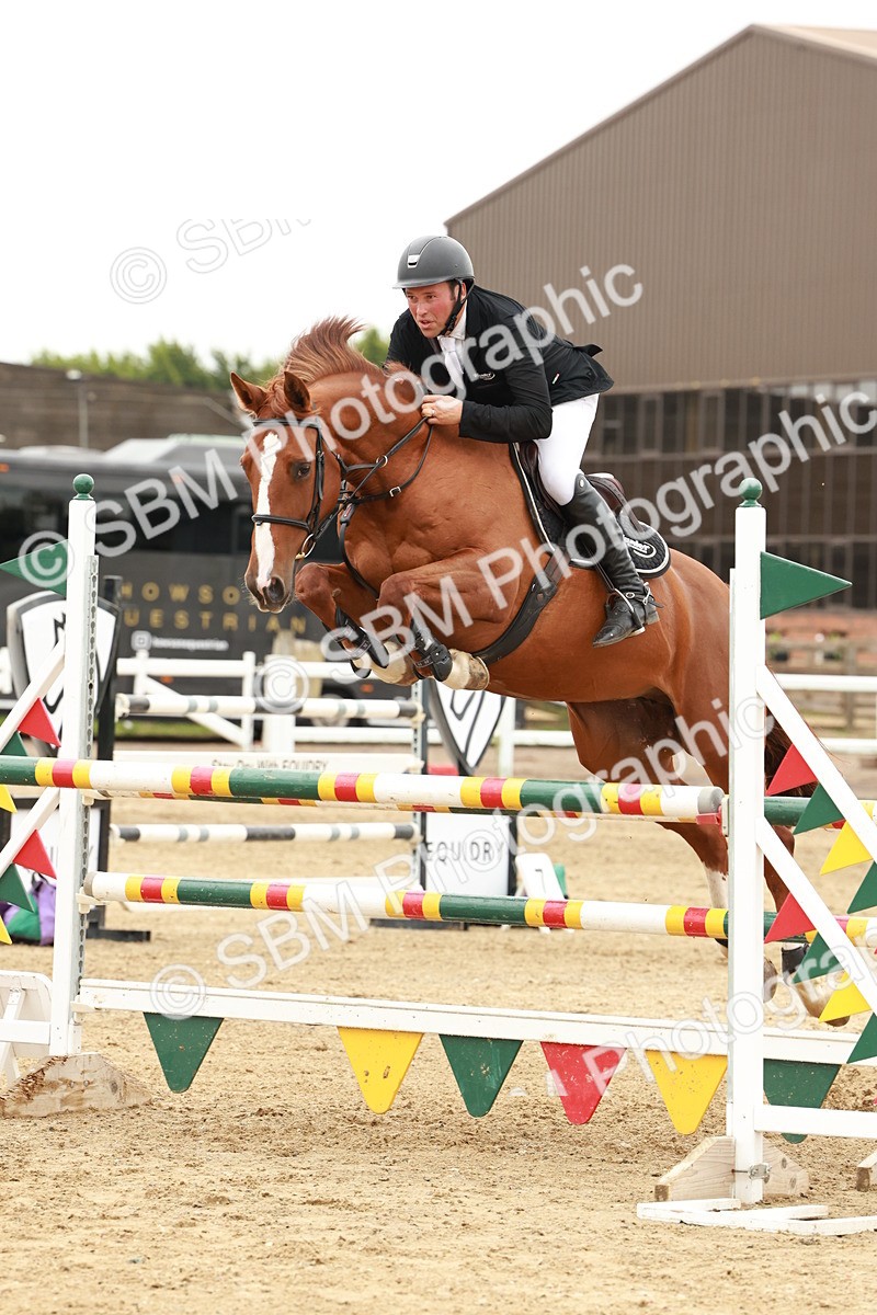 1I0A8095 - Class 5 - Senior Foxhunter 1.20m