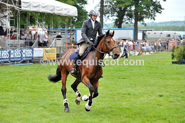 EQUISCOT 9343 - A WEE PEEK AT RHS 2013