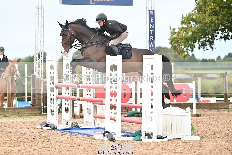 251003-132700-01119 - Cls 3 Foxhunter and 1.20m