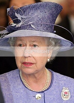 204 Despairing look on Q - English Royals