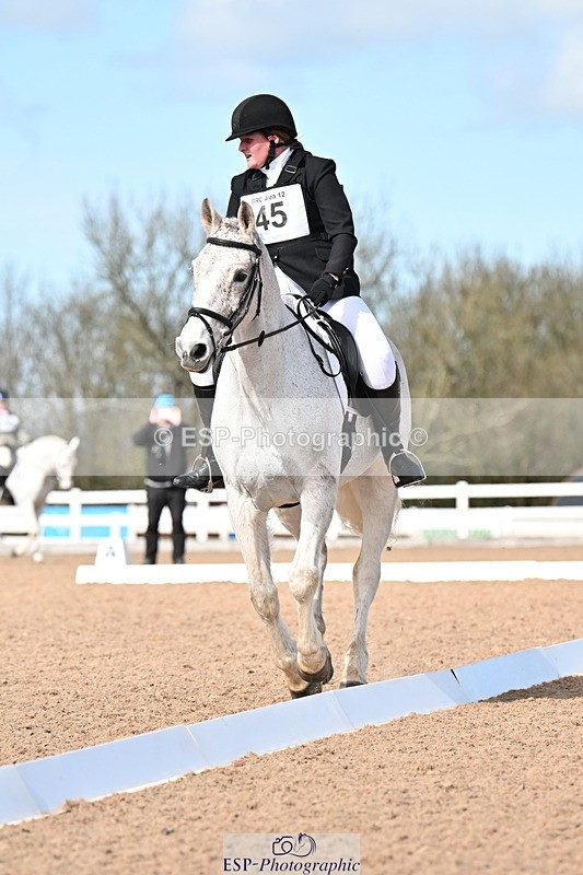 240324A-135234-03512 - Novice 28, 13.00 to 14.00