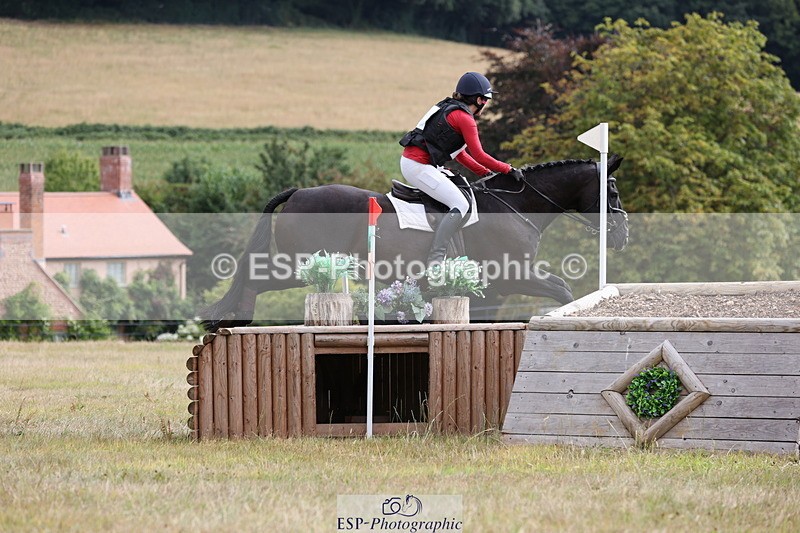 250802A-100548-00791 - A-002-Hannah.Cliffe-RV.OLIE