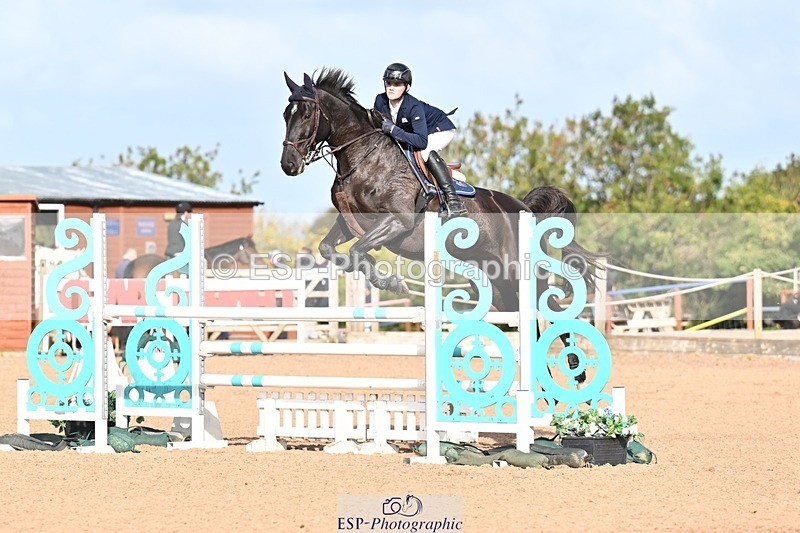 251005-102546-02755 - Cls 15 Foxhunter and 1.20m