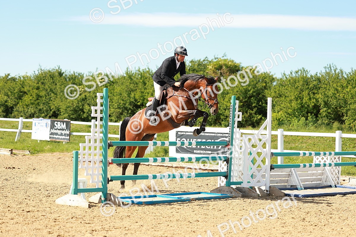 SBM_002755 - Class 4 - Senior Newcomers - 1.10m