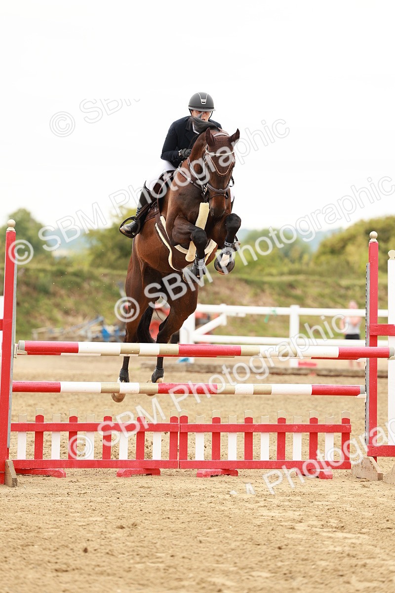 SBM_016594 - Class 20 - Senior Newcomers - 1.10m