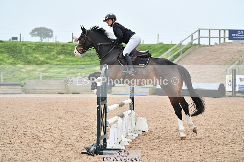 241102A-111454-04233 - SAT Cls 9 British Novice and 90cm Open