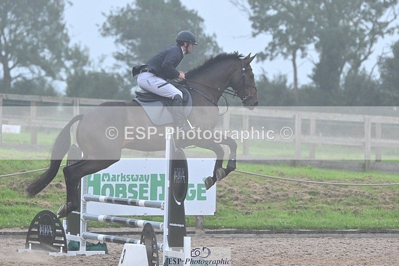 240813-193517-00970 - Classes 7 A&B 90cm