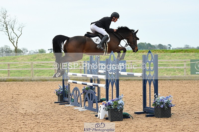230504A-101814-00575 - Cls 8 Snr Foxhunter
