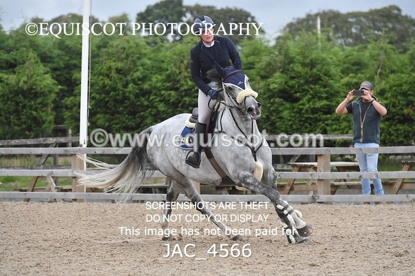 JAC_4566 - CLASS 7 Senior Foxhunter/ 1.20m Open