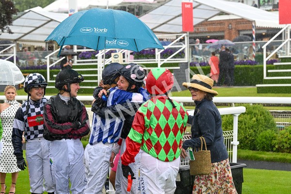 150624-J-Macmillan Ride Of Their Lives-6451 - 12.30pm Macmillan Ride of Their Lives