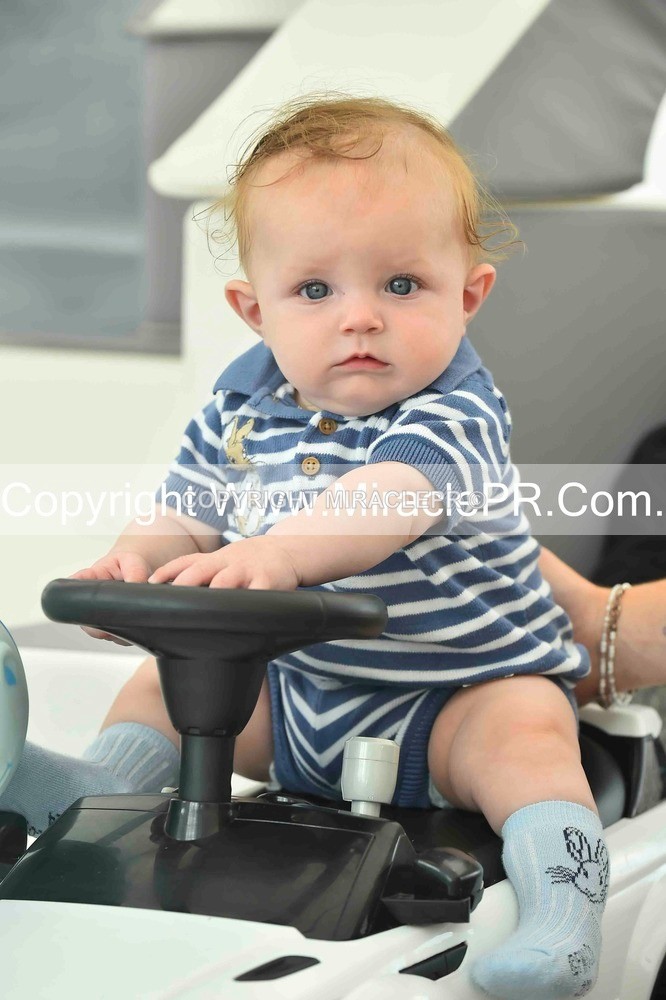 SH4_2150 - Bonny baby competition.