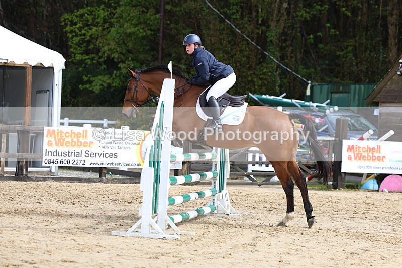 3E7A0820 - Class 4: Senior British Novice/90cm open