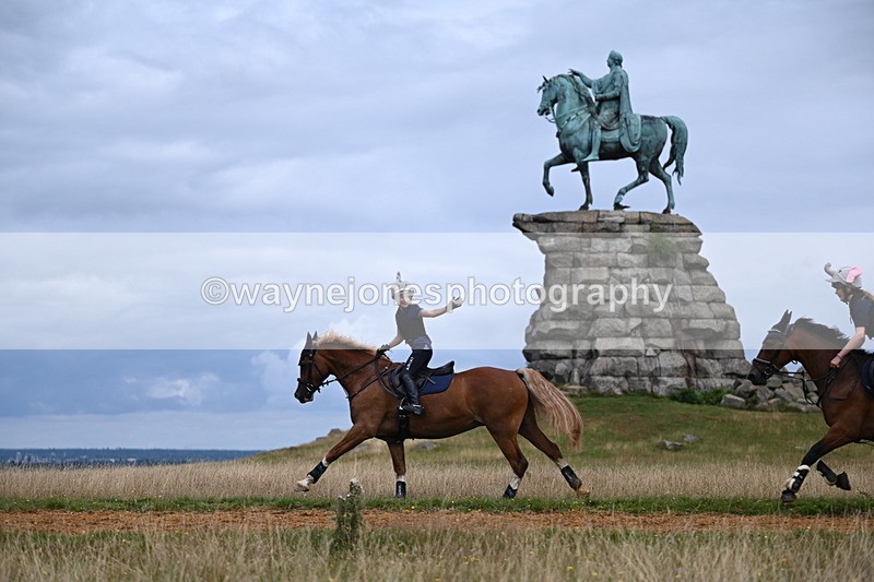 DSC_6038 - Time at Statue 12:17 to 12:44