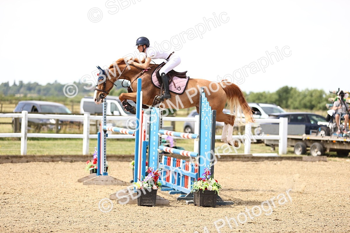 SBM_000546 - Class 15 - Redpost Equestian Senior Foxhunter - 1.20m