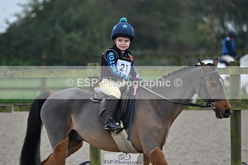 241110-094556-00070 - 40cm Showjumping