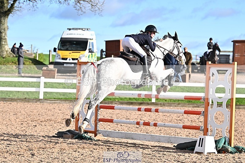 251119-131002-00430 - Cls 4 Newcomers and 1.10m Open