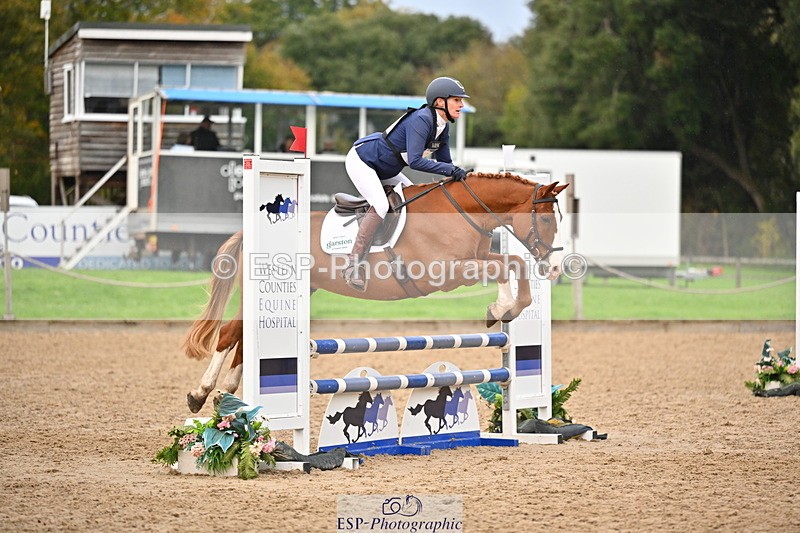 251026A-171639-27002 - H-654-Philippa.Skelton