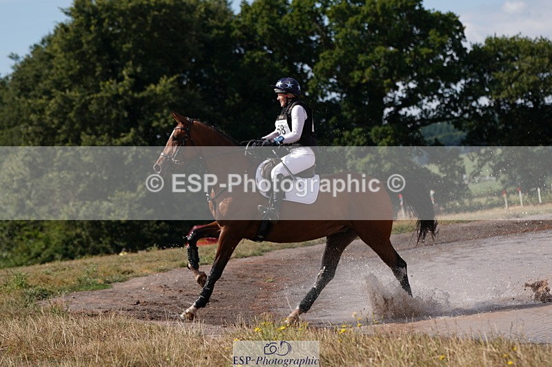 250802A-104020-01487 - B-058-Fern.Hordern-SHES.ALL.THAT