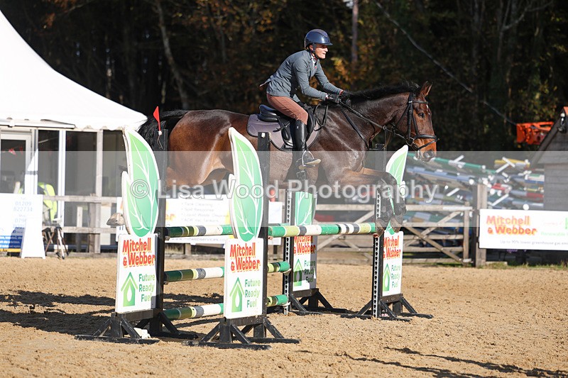 3E7A5612 - Class 7: Senior Newcomers/1.10m open
