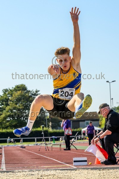 Age25SUN-918924 - Field Male