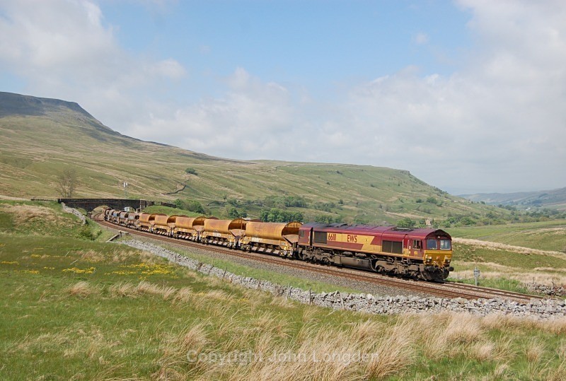 29.5.12 - 66111 6K05 Carlisle - Crewe, Ais Gill - Ais Gill (road bridge southbound)