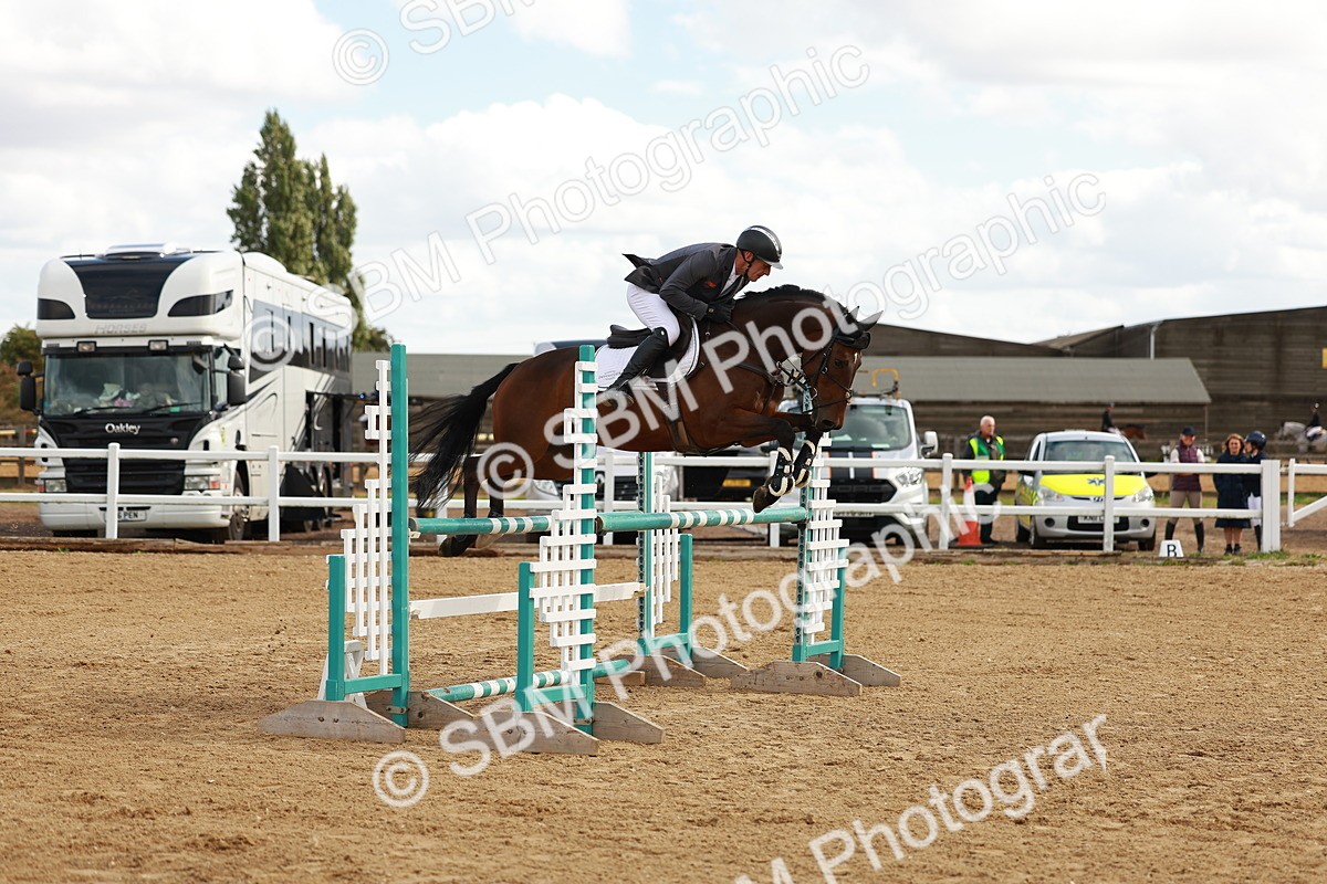 SBM_001292 - Class 4 - Senior Newcomers - 1.10m