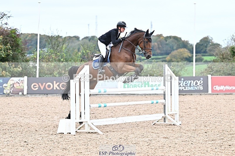 251015-134919-00651 - Cls 4 Newcomers and 1.10m Open