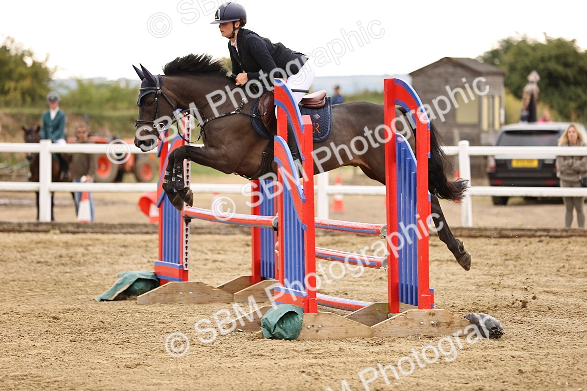 SBM_024405 - Class 8 - Clear Round