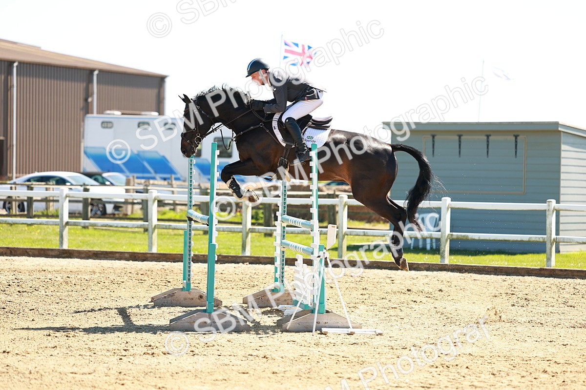 SBM_001733 - Class 5 - Senior Foxhunter - 1.20m