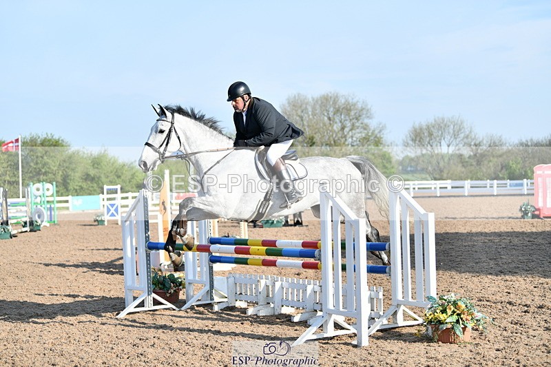 240512A-080932-16778 - Cls 39 British Novice and 90cm Open